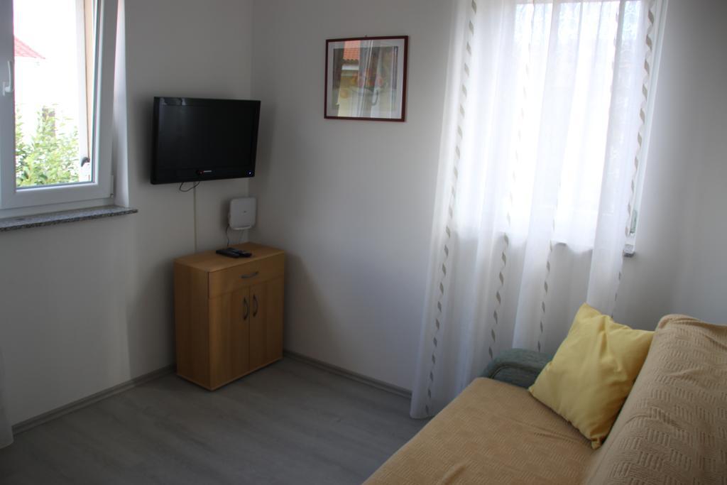 Mediterranean Oasis Apartments Baška Zimmer foto